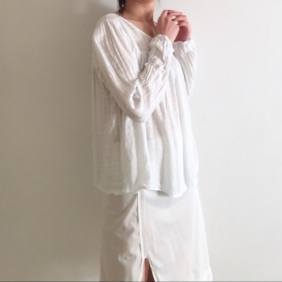 Crimson In Grace White Soft Blouse.--CA5 - Picture 12 of 16